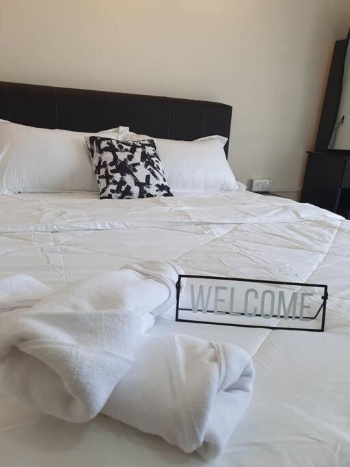 באייאן לפאס 3Storey House 13Pax Family Suite מראה חיצוני תמונה