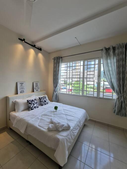 באייאן לפאס 3Storey House 13Pax Family Suite מראה חיצוני תמונה