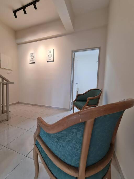 באייאן לפאס 3Storey House 13Pax Family Suite מראה חיצוני תמונה