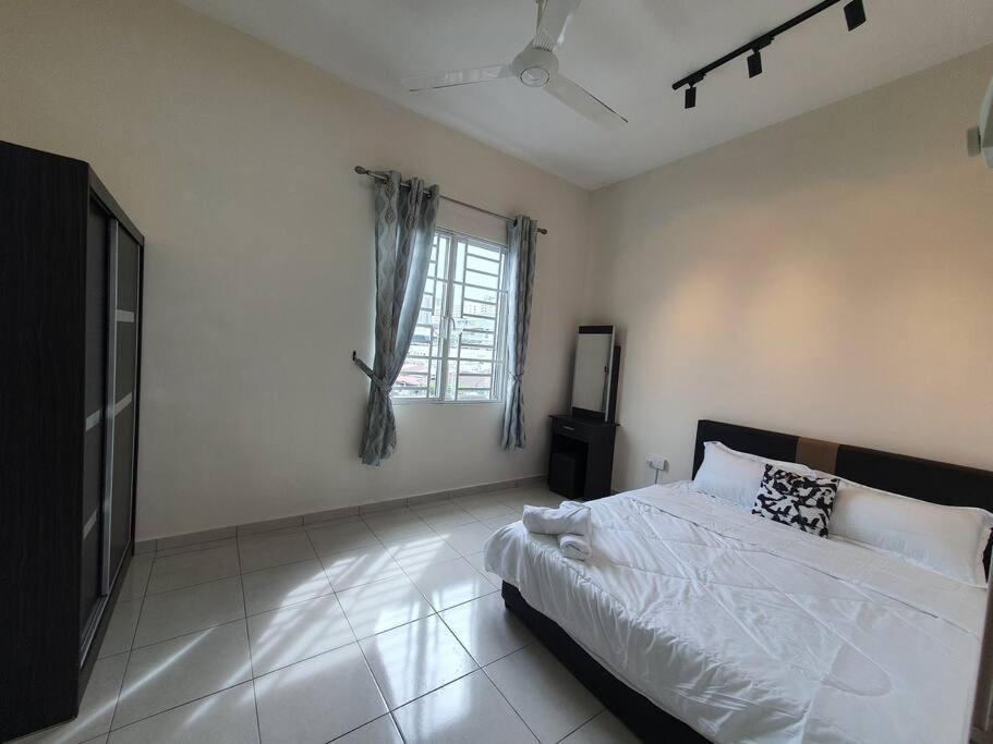 באייאן לפאס 3Storey House 13Pax Family Suite מראה חיצוני תמונה