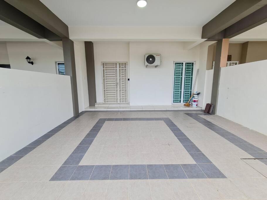 באייאן לפאס 3Storey House 13Pax Family Suite מראה חיצוני תמונה